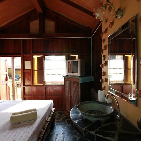 J&J Guesthouse Sukhothai Pokoj fotografie