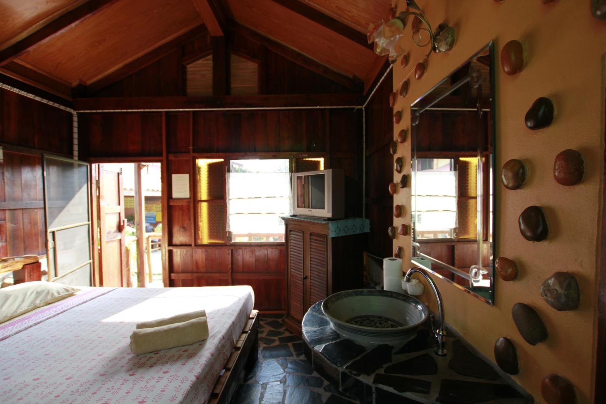 J&J Guesthouse Sukhothai Pokoj fotografie